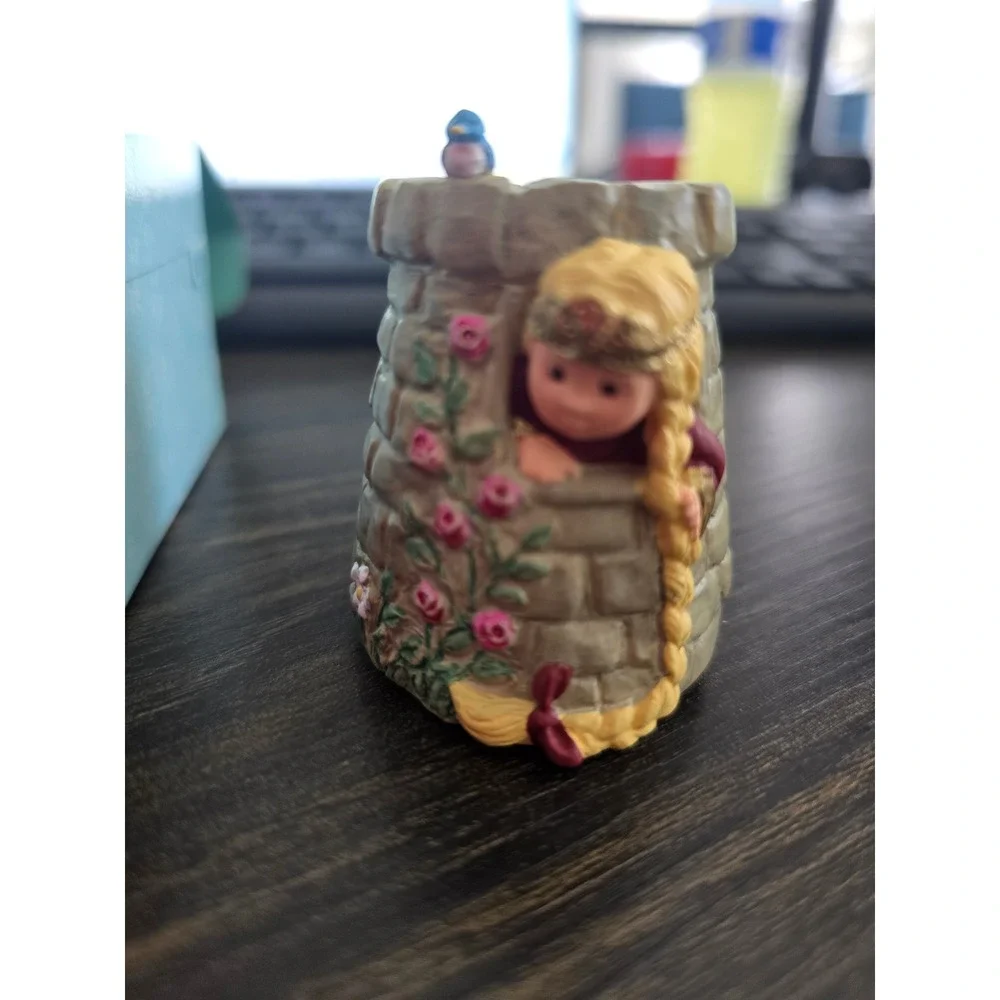 Hallmark Merry Miniatures Rapunzel Tower Figurine 1998 Vintage QSM8483 Sue Tague